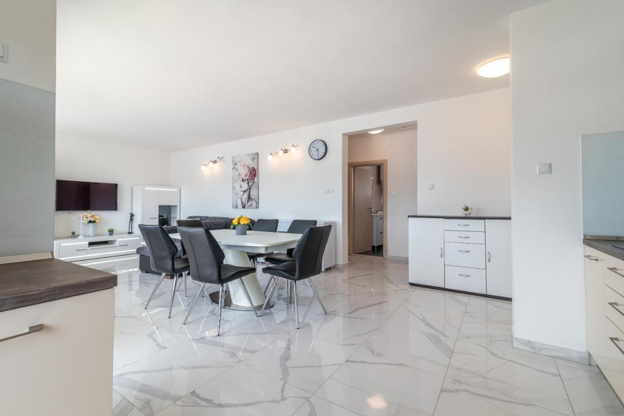 Apartment M&A Трогир Екстериор снимка